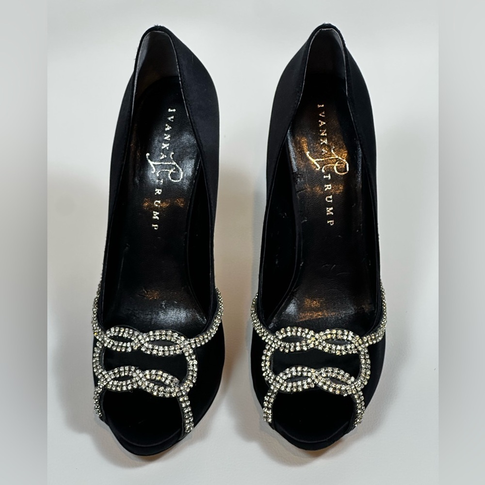 IVANKA TRUMP 4 1/2 inch heel Elegant Black Satin Heels with Rhinestones Sz 8.5